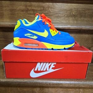 Nike Air Max 90 GS Size 5.5Y